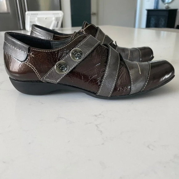 Un Tour en Ville Casual Funky Sgl Strap Patent Leather Shoes Brown Grey Sz 36 - Picture 3 of 12